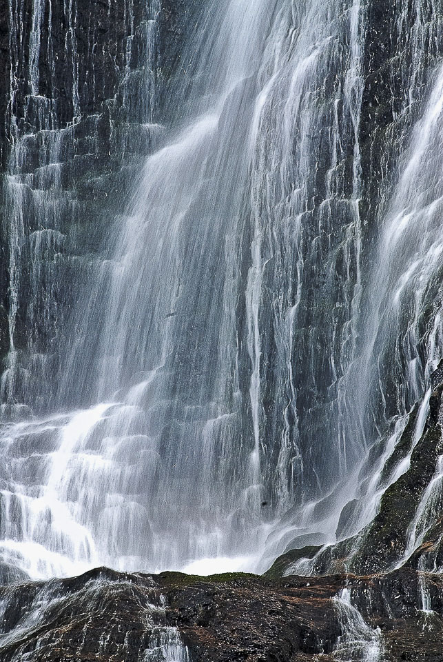 Wasserfall, Studie zu Rhythmen in der Natur  |  Hokkaido ist reich an Wasser.