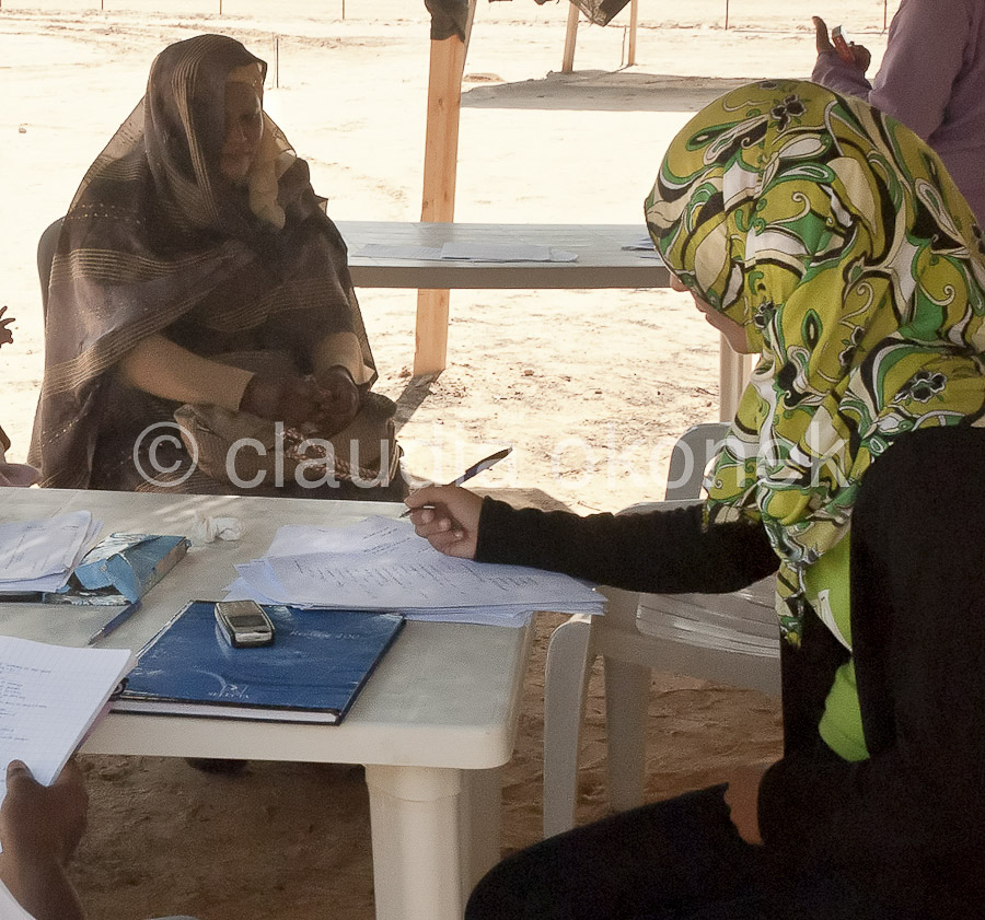Beratung bei der ATSR | ATSR, Association Tunisienne de la Santé et de la Reproduction  |  Dies Organisation ist eine von mehreren Hilfsorganisationen im Choucha Camp,sie kümmert sich um das Wohl speziell von Frauen und Kindern.