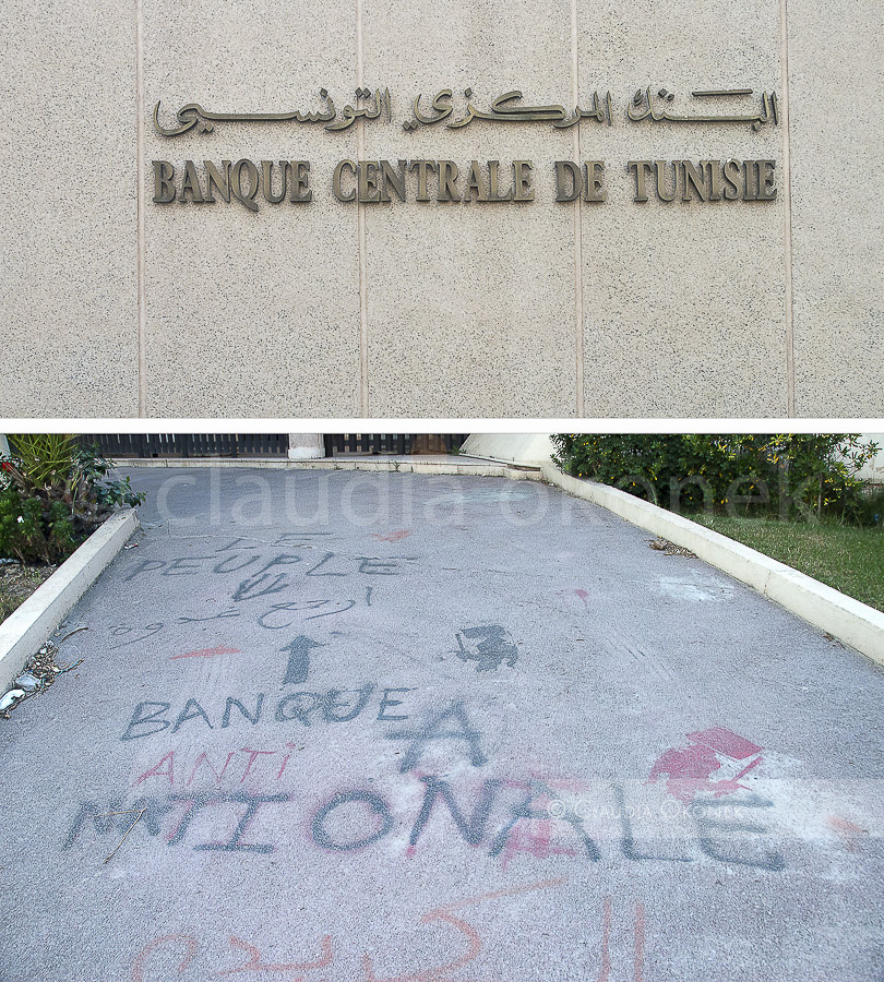 Auffahrt der Zentralbank | Graffiti in der Auffahrt der Zentralbank von Tunesien.  |  -Das Volk ist nicht nicht verantwortlich für die Schulden der National Bank (von Ben Ali)-