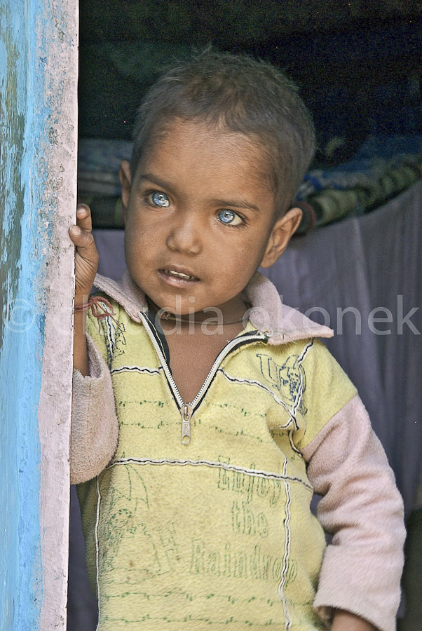 Enjoy the Raindrop | Kind im Slumviertel von New Delhi.  |  